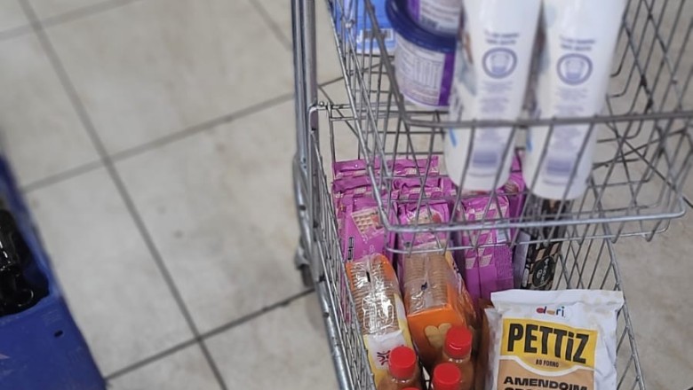 Fiscalização apreende 680 produtos vencidos em atacarejo de Goiânia após denúncia