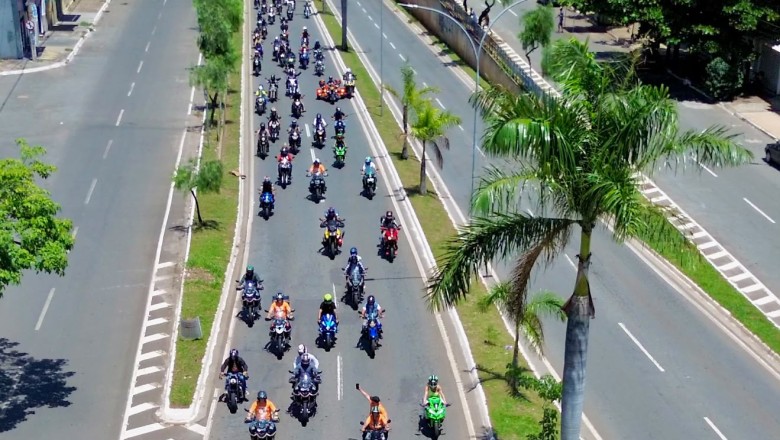 Passeio de 5,9 quilômetros reúne motociclistas em Goiânia na comemoração dos 93 anos da capital