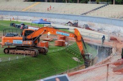 Serra Dourada avança para nova fase de obras com arquibancadas e camarotes em construção