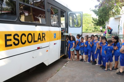 Transporte escolar gratuito atende quase 2 mil alunos da rede municipal de Goiânia