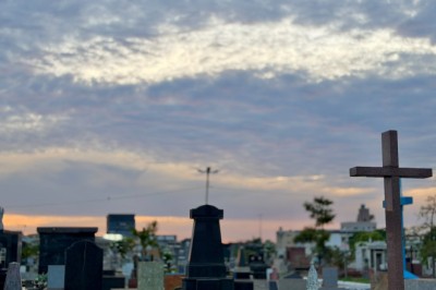 Cemitérios de Goiânia ganham nova iluminação, câmeras e reforço na segurança para o Dia de Finados