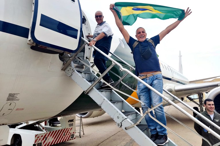 Avião presidencial espera aval do Egito para tirar brasileiros de Gaza