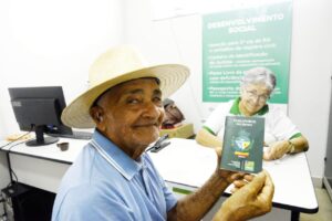 Além de cartões do Mães de Goiás e Dignidade, ações do Goiás Social levam serviços gratuitos à população do interior goiano